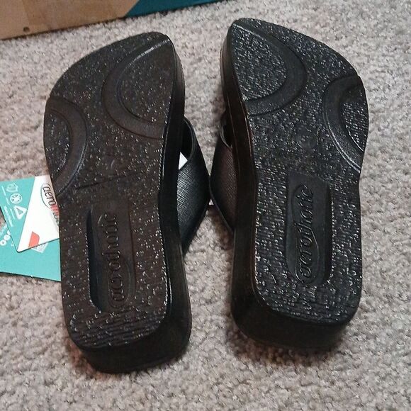 Aerothotic black sandals  Sz 7 NWT and comes with box - Picture 8 of 9